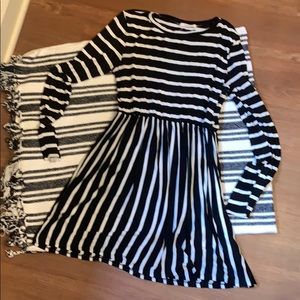 Black & white striped babydoll style tunic.